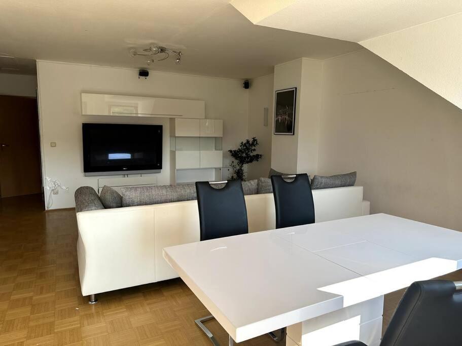 2-Zimmer-Wohnung Mit Balkon & Guter Anbindung In Aschaffenburg Exteriér fotografie